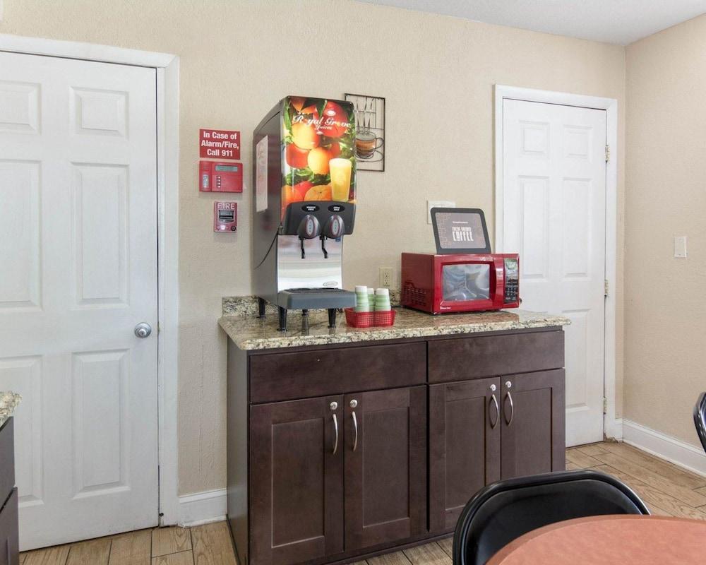 Econo alojamiento Town Center Hotel Virginia Beach Exterior foto